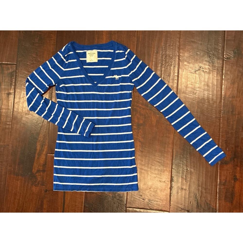 Abercrombie & Fitch Long Sleeve Tee Women Small Blue White Striped V-Neck Logo